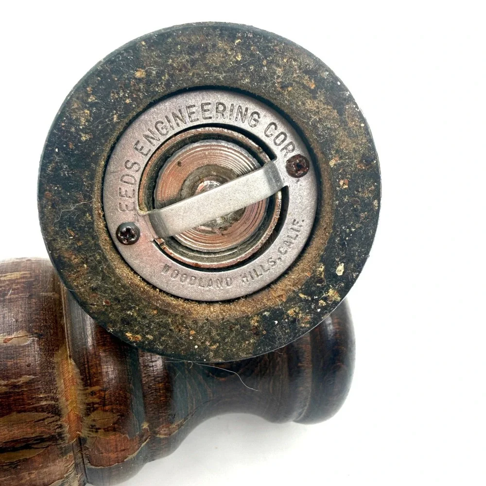 Salt Shaker Pepper Grinder Set 4in Dark Brown Wood Vintage Leeds‎ Engineering